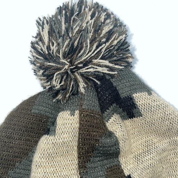 Cali Beanie - Picture 4 of 6